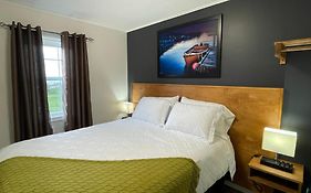 Buoy & Arrow Suites